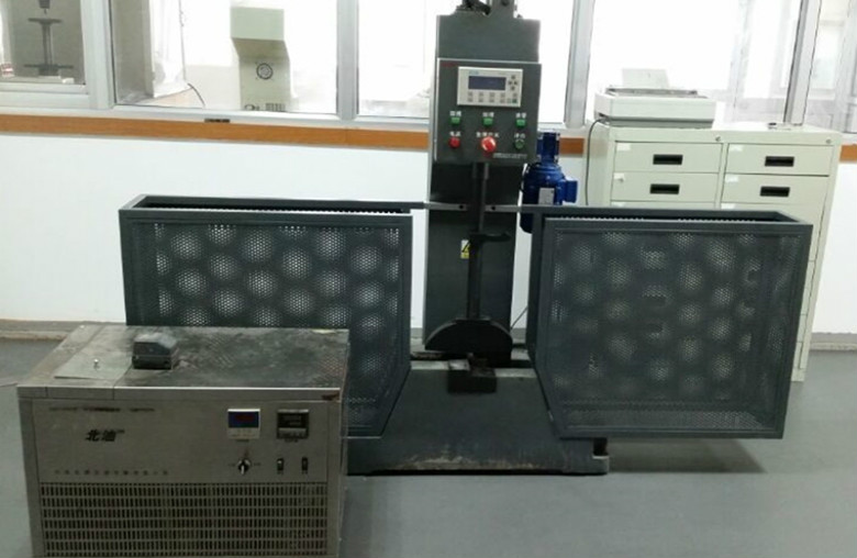 沖擊試驗機 Impact testing machine